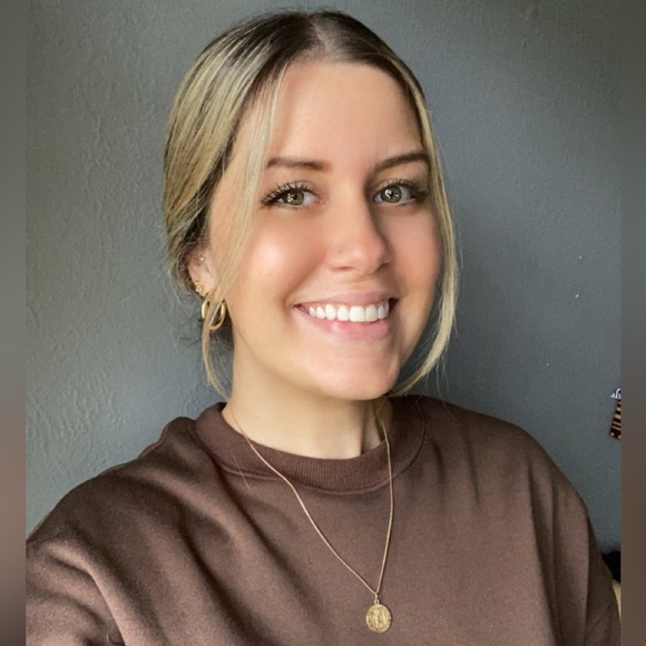 Meet your Posher, Whitney - Picture 1 of 1